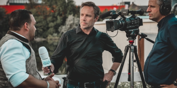 İbrahim Kalın şehitler anısına hazırlanan klipte yer aldı