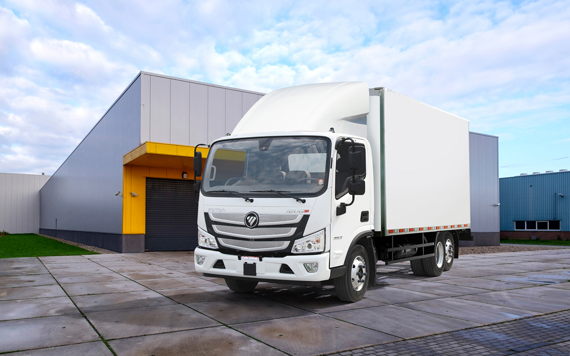 Outside,View,Of,A,Small,,Empty,Warehouse,In,An,Industrial