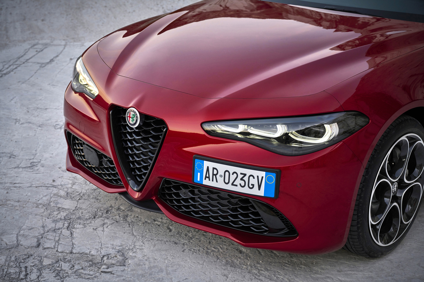 1694847032_AlfaRomeoGiulia