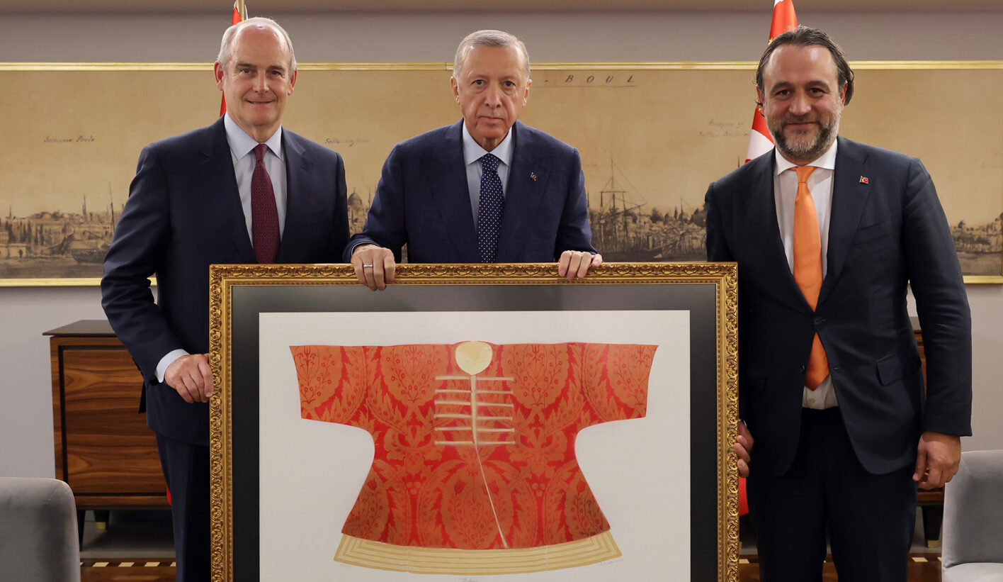 1694972009_Michael_Evans_Recep_Tayyip_Erdo__an___a__layan___etin