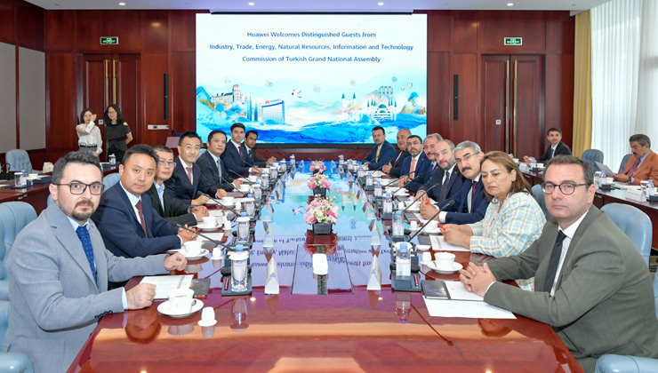 TBMM Heyeti Çin’de Huawei kampüslerini ziyaret etti