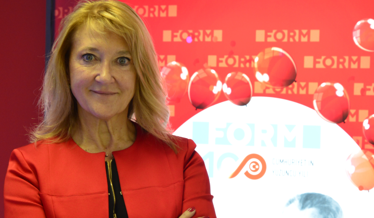 Form, Eşitliğe Giden Yolda Kadınların Yanında