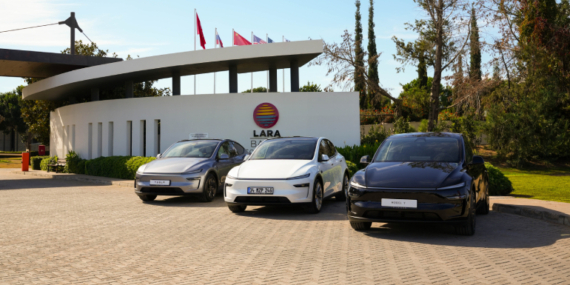 Yeni Tesla Model Y, Lara Barut Collection’da Tanıtıldı