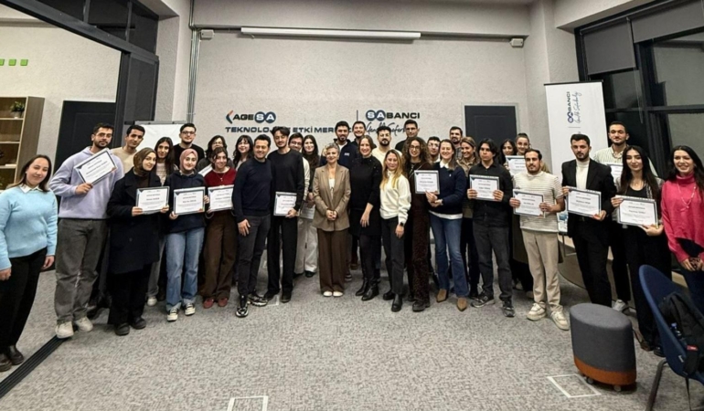 AgeSA’dan Gençlere 8 Haftalık Girişimcilik Desteği: Dijitalleşmede Yeni Adım