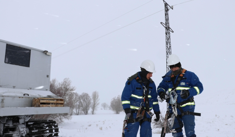 ÇEDAŞ Kışı Sahada Yönetti: Kesintisiz Enerji İçin 7/24 Mesai
