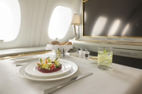 Emirates Vegan Menüsünü Yeniledi: Doğal Lezzetlere Geçiş İşte Yeni Konsept