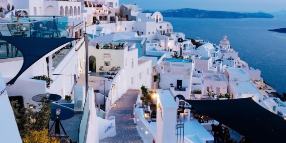 Yatırımcılar İçin Yunanistan ve Dubai Oturum: Kalıcı mı Süreli mi Tercih Edilmeli?