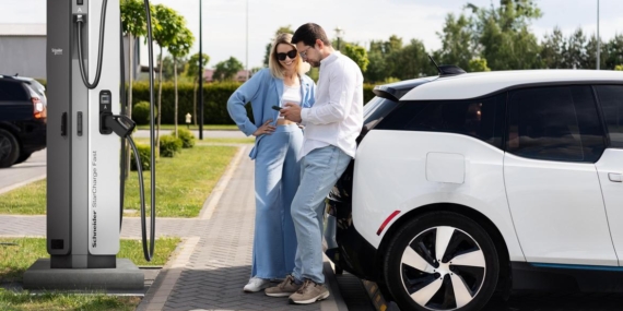 Schneider Electric’ten Elektrikli Araç Şarjında Yeni Çözüm: 720 kW Güç Sunuyor