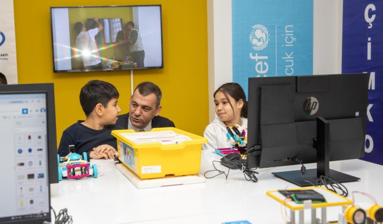 Çimko-UNICEF İş Birliği: Güneydoğu’da 5 Bin Çocuğa Dijital Fırsat