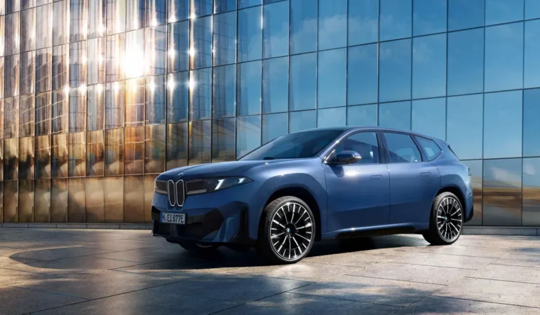 805 km Menzili ile BMW iX3 Türkiye’de