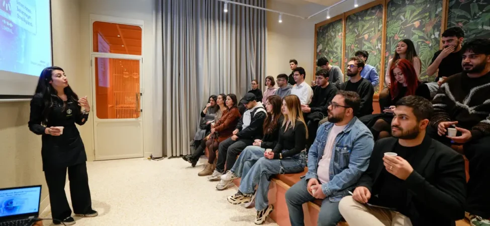 Starbucks Türkiye’de Community Store Ağını Genişletti: Gençlere Ücretsiz Eğitim Desteği
