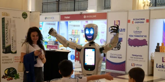 Lokman Group Etkinlikte Lokman AI’yı Tanıtıyor: Eczacılara Yeni Dijital Çözüm