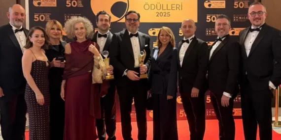 Penti Yönetiminden İş Dünyasında Zirve: Altın Liderler Ödüllerinde Büyük Başarı
