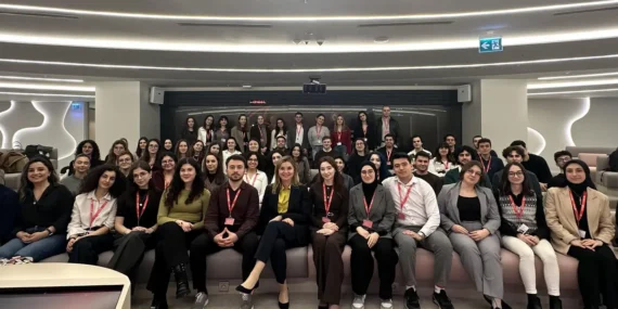 Vodafone’a Dev Başvuru: 15 Bin Genç O Kapıda