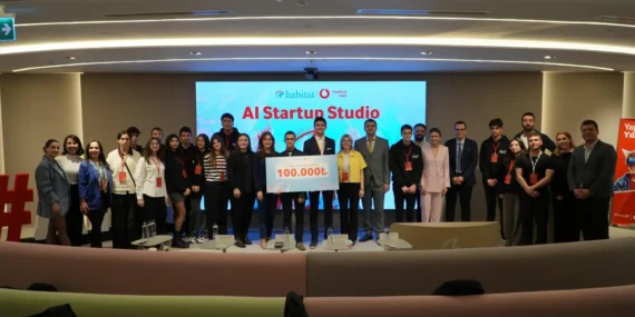 Liseli Girişimciden Dev Ödül Kapan Yapay Zekâ Atılımı