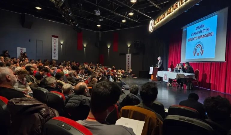 Tarihi Genel Kurul İstanbul Sahnesinde