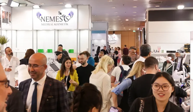 Tarihi Zirveye Hazırlanan Güzellik ve Estetik Merkezi