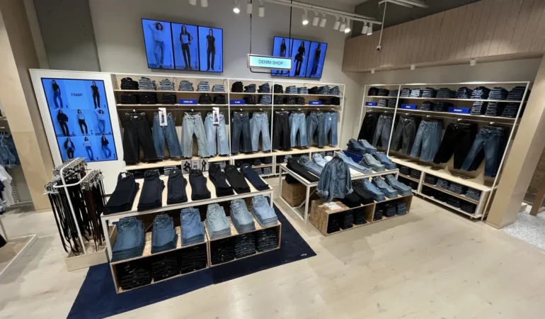 Mavi, Perakende ve Yatırımlarla Büyüyor