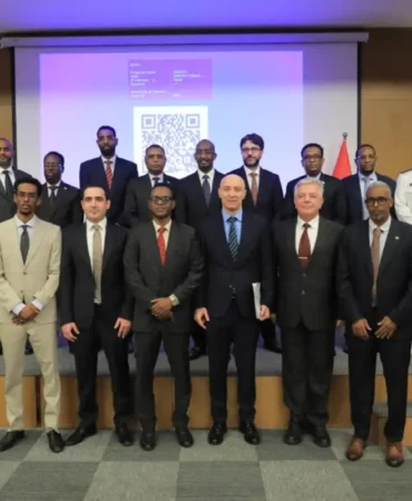 Türk Gemisi Somali'de Tarihi Lisans Aldı