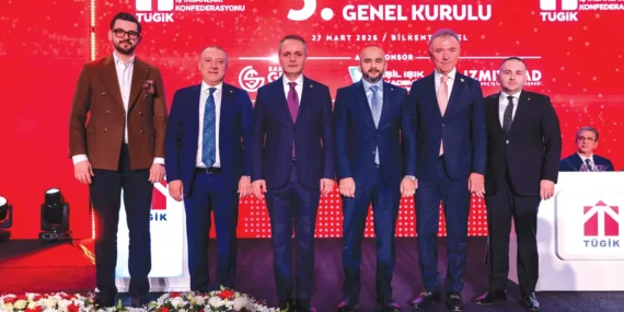 Arda Yurtsever Masaya Oturdu