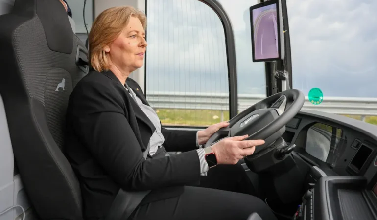 MAN Türkiye'de Alman Bakan Bas eCoach Elektrikli Otobüsü Test Etti