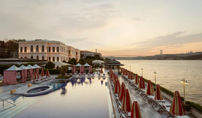 İstanbul'un İki Yıldız Oteli Dünya Sahnesinde
