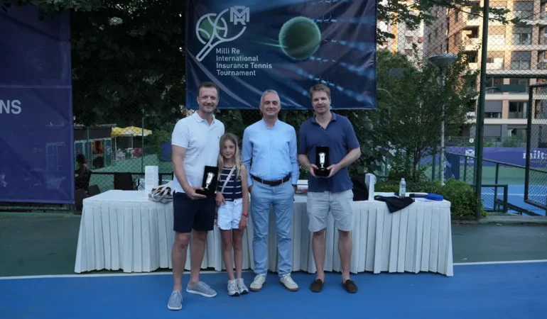 Tenis Turnuvasında Sürpriz İkili